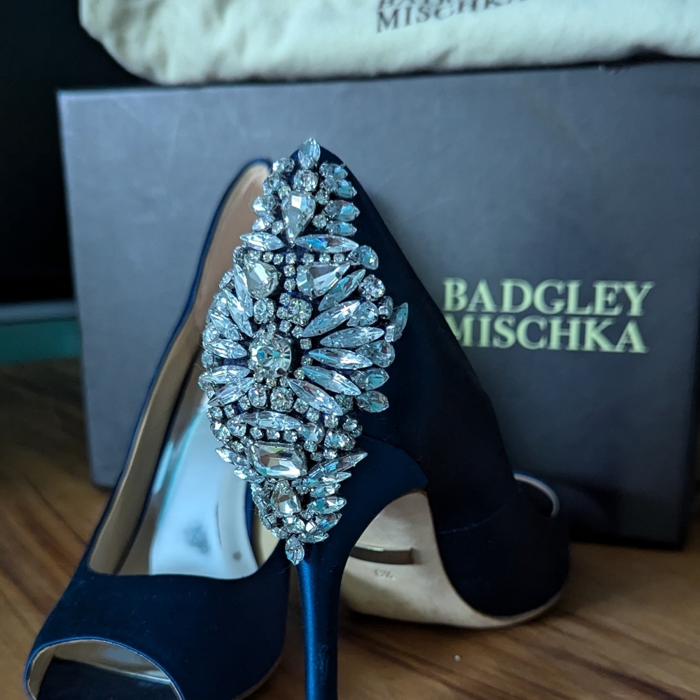 Badgley Mischka Nilla Navy Satin Heels with Jeweled Heel Size 8.5